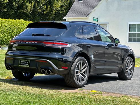 Certified 2026 Porsche Macan AWD/4WD image 8