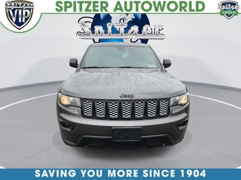 Used 2018 Jeep Grand Cherokee Altitude AWD/4WD image 3