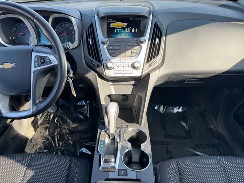 Used 2015 Chevrolet Equinox LT image 2