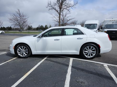 Used 2017 Chrysler 300 C w/ Safetytec Plus Group image 16