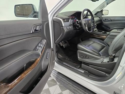 Used 2018 Chevrolet Suburban LT AWD/4WD image 21