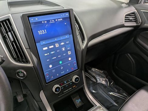 Used 2022 Ford Edge SEL w/ Convenience Package image 11