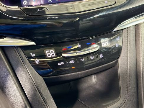 Used 2022 Cadillac XT6 Sport w/ Technology Package AWD/4WD image 16
