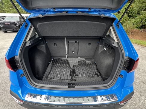 Used 2024 Volkswagen Taos SE image 6