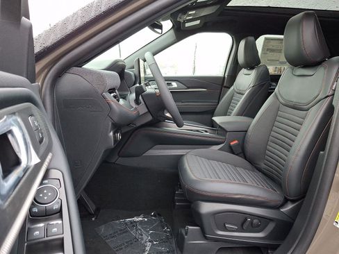 New 2026 Ford Explorer ST-Line w/ ST-Line Street Pack image 10