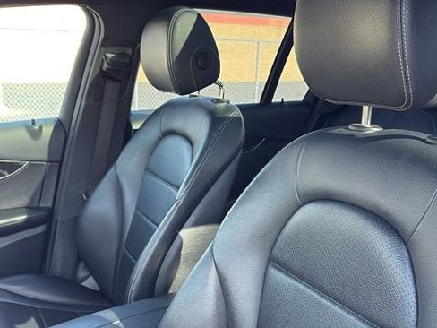 Used 2018 Mercedes-Benz GLC 300 4MATIC image 18