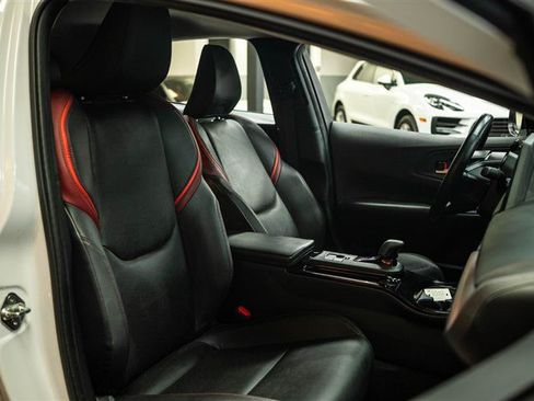 Used 2024 Toyota Prius Prime FWD image 13