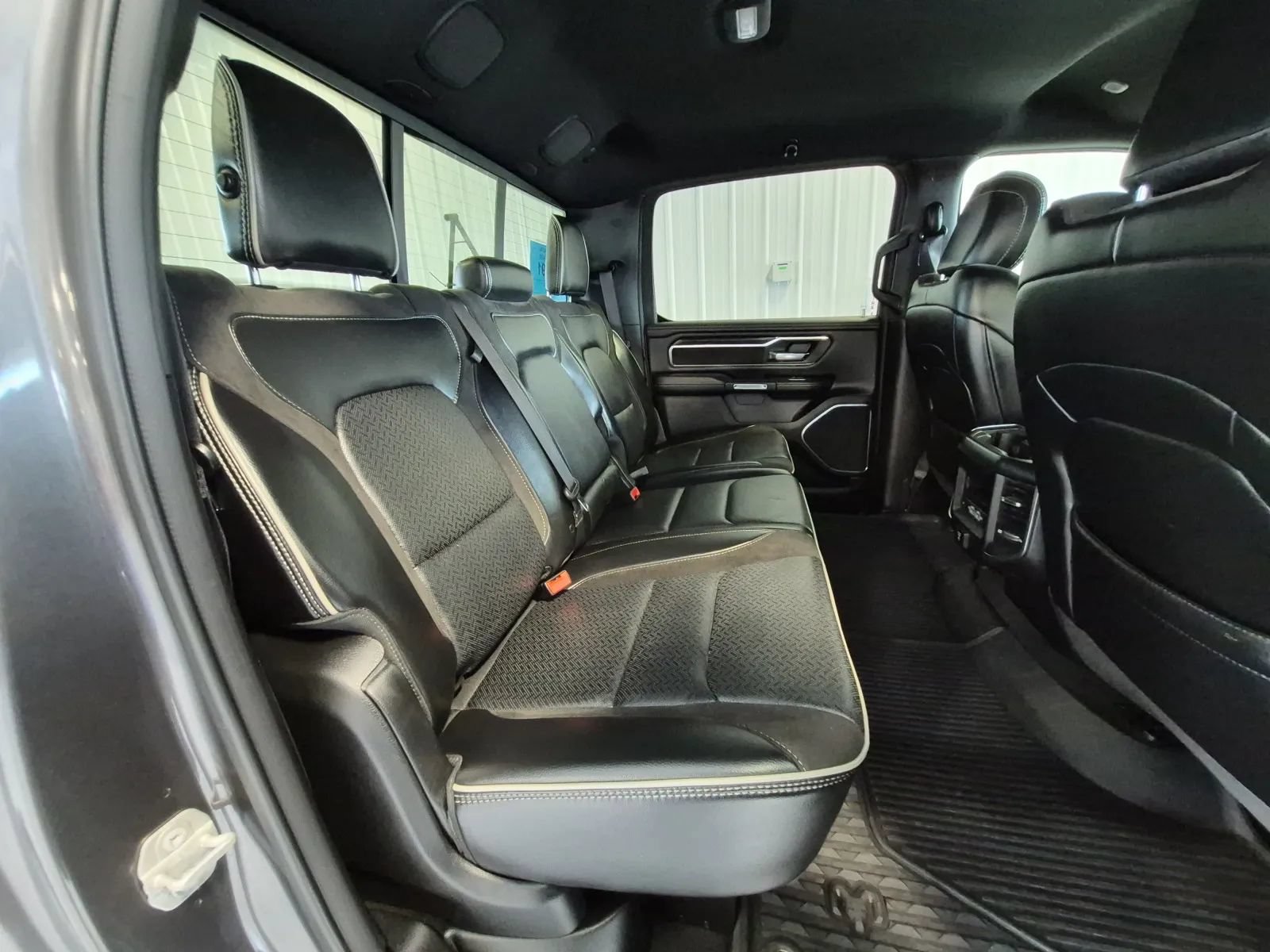 Used 2024 RAM 1500 Laramie AWD/4WD image 16
