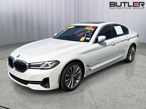 Used 2023 BMW 530i w/ Convenience Package RWD image 2
