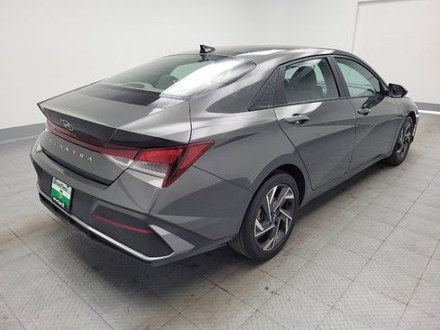 Used 2024 Hyundai Elantra SEL image 9