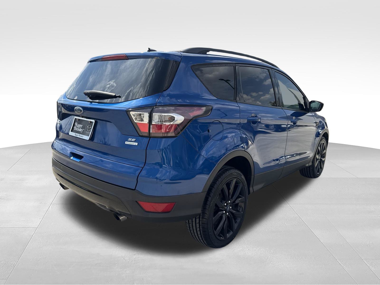 Used 2017 Ford Escape SE w/ Equipment Group 201A FWD image 5