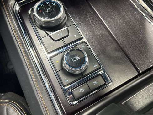 Used 2023 Ford Expedition Platinum image 26