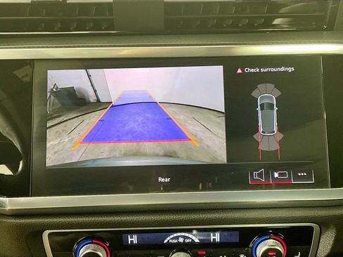 Used 2025 Audi Q3 2.0T Premium image 17