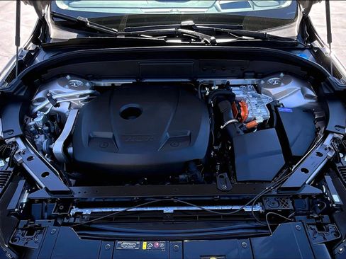 Used 2023 Volvo XC60 T8 Ultimate AWD/4WD image 12