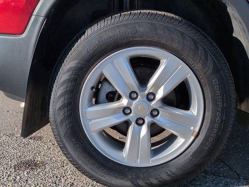 Used 2022 Chevrolet Trax LT w/ LT Convenience Package image 12