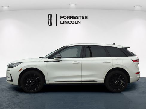 Used 2023 Lincoln Corsair AWD w/ Equipment Group 101A image 6