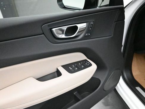 New 2026 Volvo XC60 B5 Core w/ Climate Package image 10