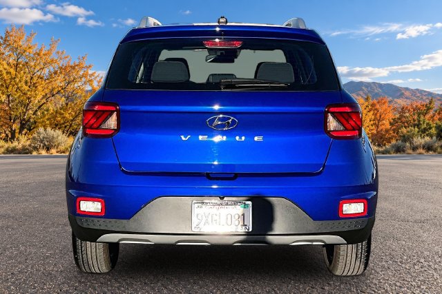 Used 2026 Hyundai Venue SEL FWD image 5