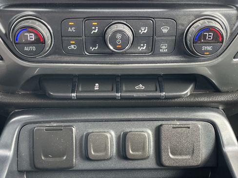 Used 2018 Chevrolet Silverado 1500 LT w/ All Star Edition AWD/4WD image 31