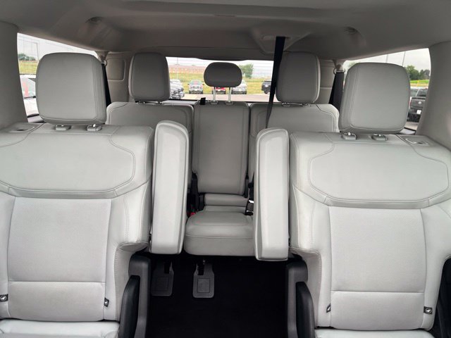 Used 2025 Ford Expedition Max Platinum w/ Driver's Package AWD/4WD image 32