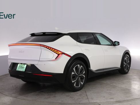 Used 2024 Kia EV6 Light RWD image 3