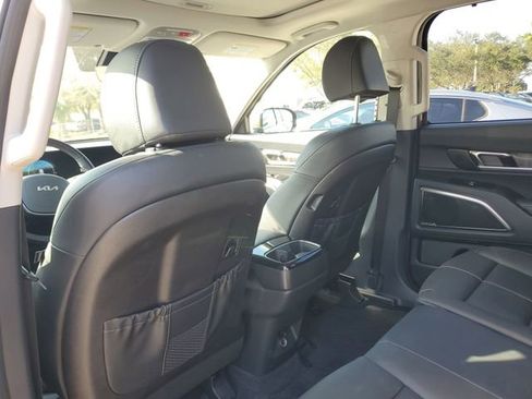 Used 2025 Kia Telluride SX image 9