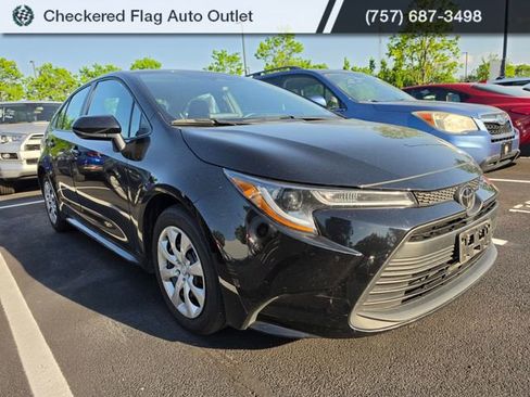 Used 2024 Toyota Corolla LE FWD image 3