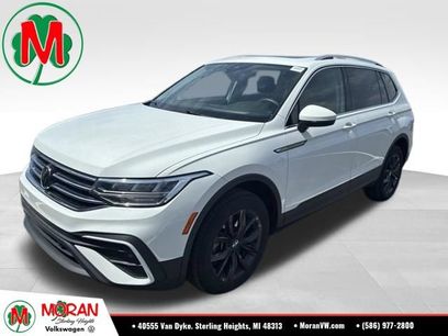 Used 2022 Volkswagen Tiguan SE w/ Panoramic Sunroof Package