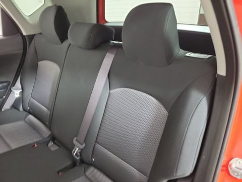 Used 2025 Kia Soul LX w/ LX Technology Package FWD image 13