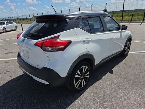 Used 2019 Nissan Kicks SR FWD image 8