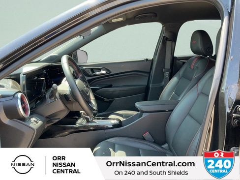 Used 2025 Chevrolet Trax RS w/ Driver Confidence Package FWD image 17