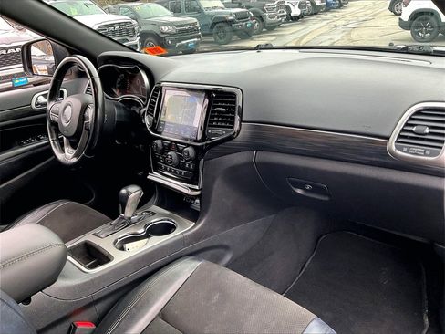 Used 2020 Jeep Grand Cherokee Altitude image 13