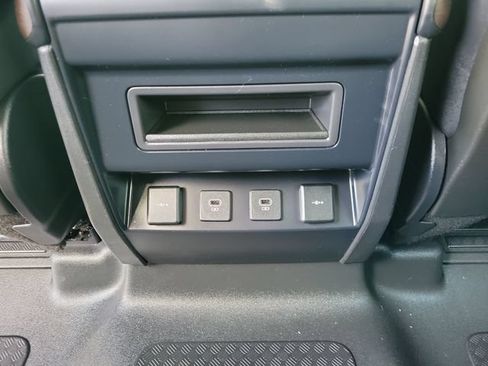 Used 2021 Land Rover Defender 110 X-Dynamic HSE AWD/4WD image 20