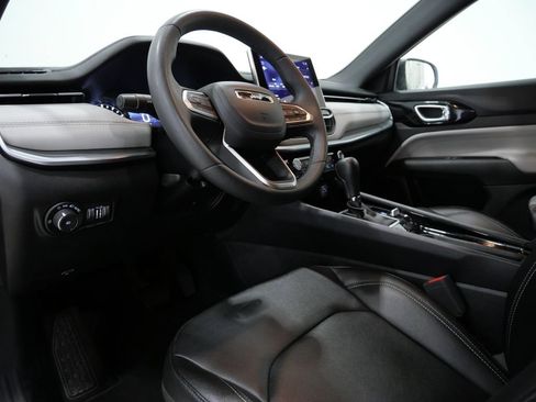 Used 2025 Jeep Compass Limited AWD/4WD image 11