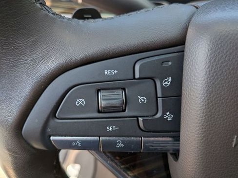 Used 2021 Cadillac Escalade Premium Luxury image 19