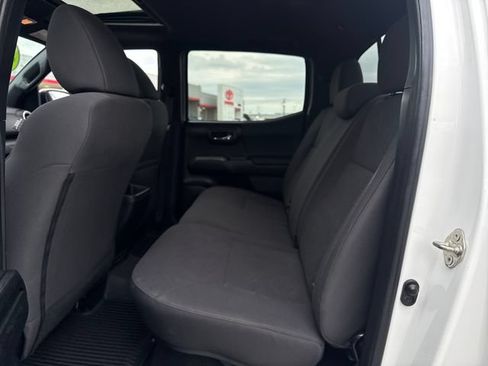 Used 2017 Toyota Tacoma SR5 AWD/4WD image 15