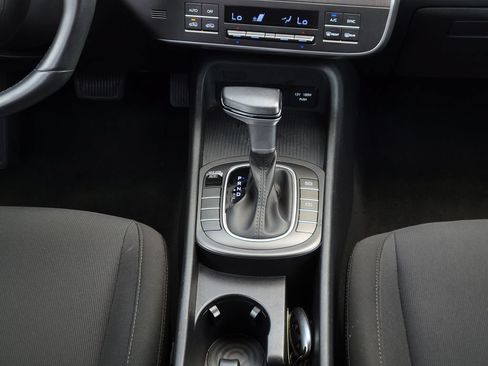 Used 2025 Hyundai Kona SEL FWD image 21