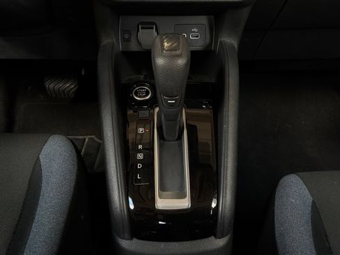 Used 2025 Nissan Versa SV FWD image 21