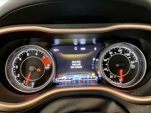 Used 2018 Jeep Cherokee Limited w/ Luxury Group AWD/4WD image 22