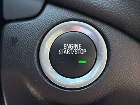 Used 2019 Chevrolet Equinox LT image 19