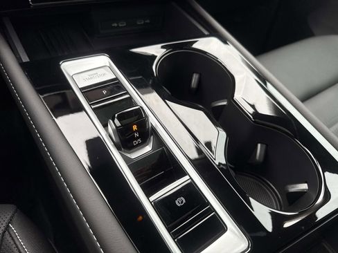 Certified 2025 Volkswagen Atlas SEL image 29