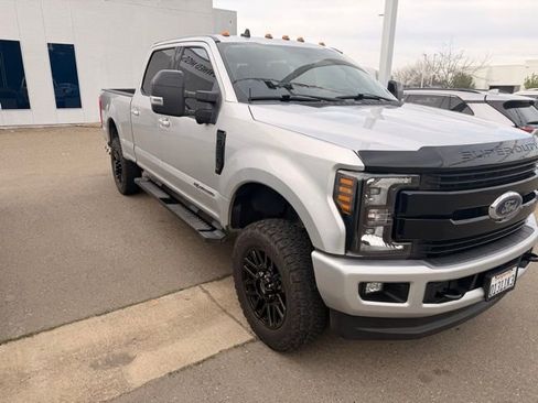 Used 2019 Ford F350 Lariat image 6