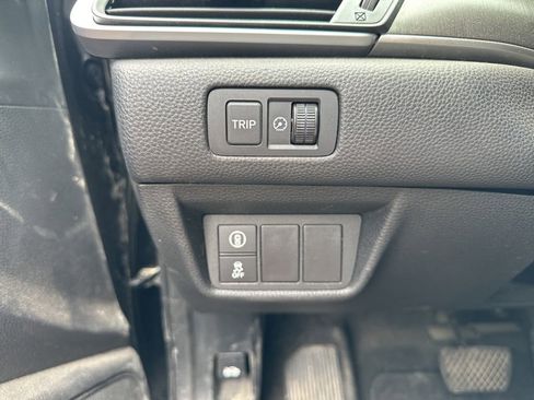 Used 2018 Honda Accord LX image 17