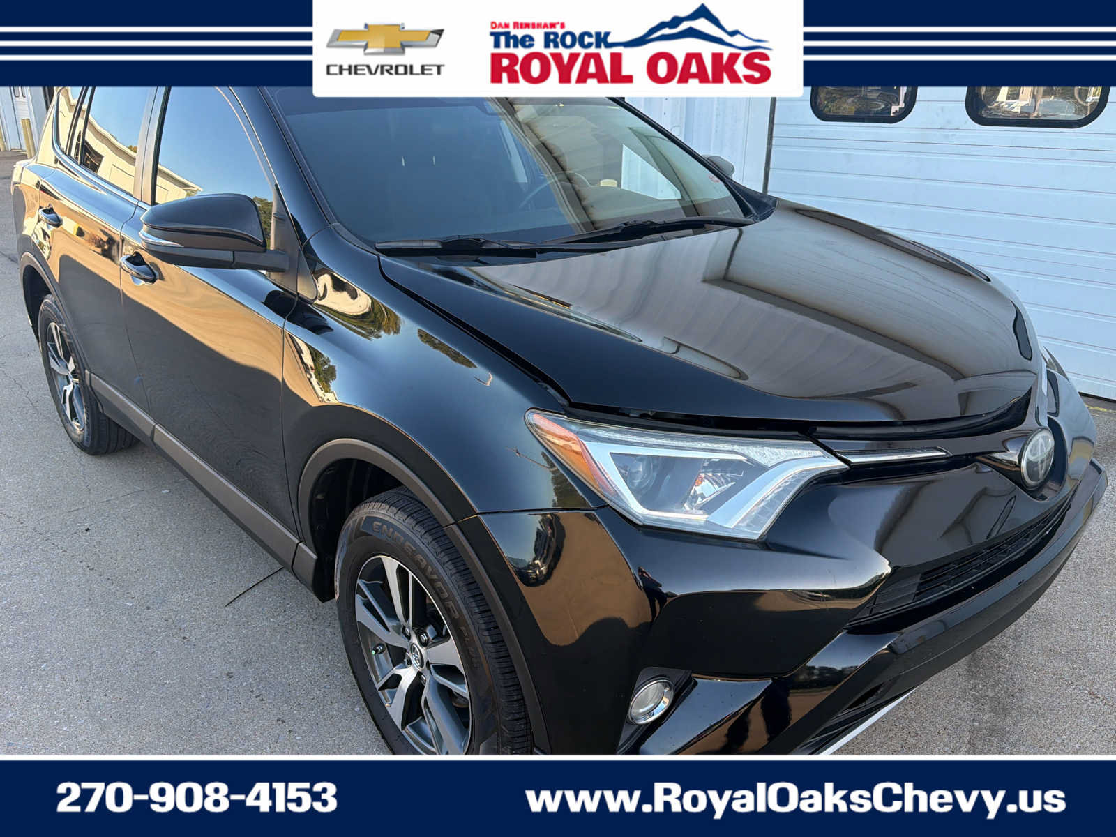 Used 2018 Toyota RAV4 XLE AWD/4WD image 5