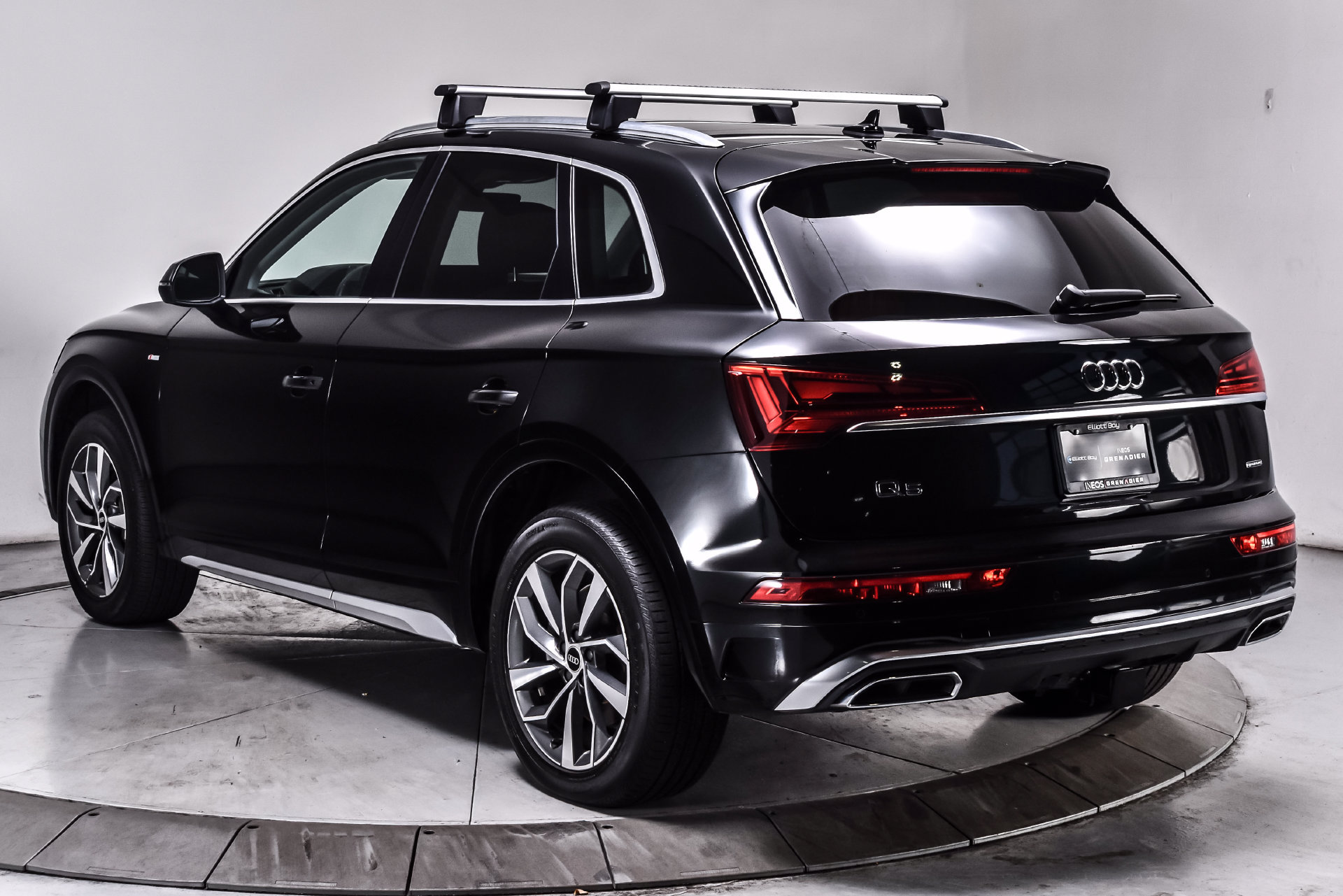 Used 2023 Audi Q5 2.0T Premium Plus w/ Premium Plus Package AWD/4WD image 3