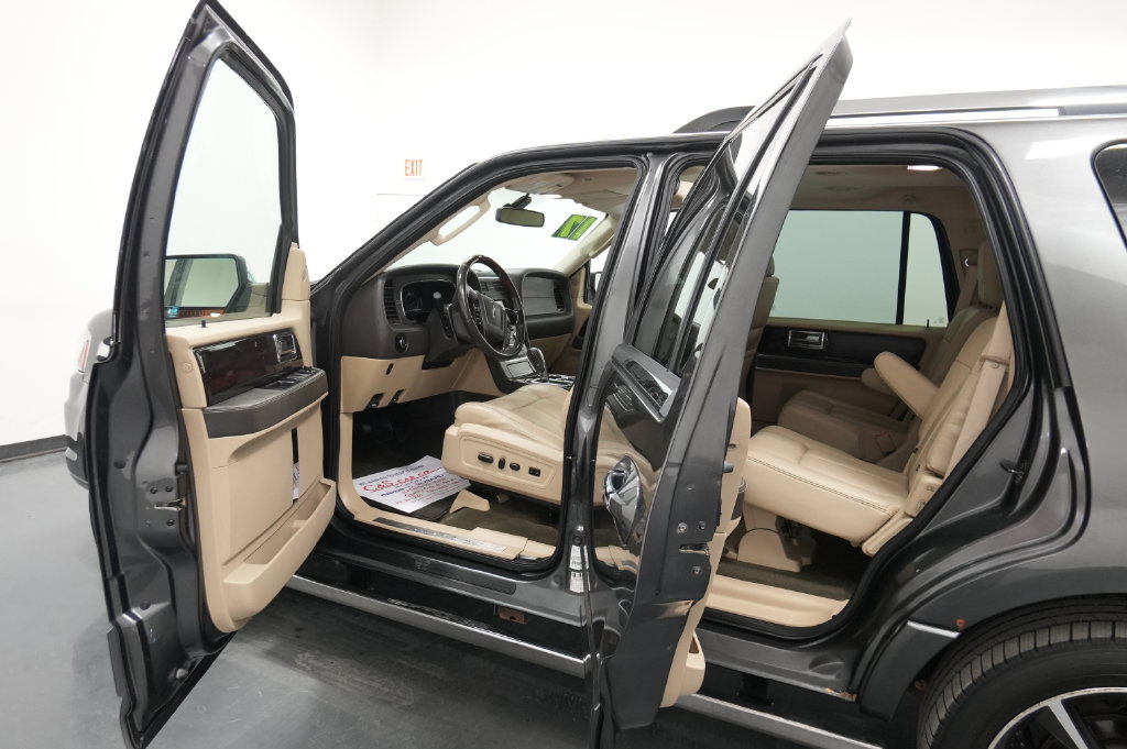 Used 2017 Lincoln Navigator Reserve AWD/4WD image 20