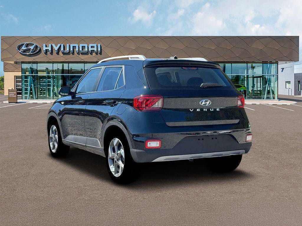 New 2026 Hyundai Venue SEL FWD image 5