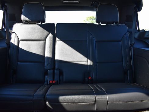 Used 2021 GMC Yukon SLT w/ SLT Premium Package image 11