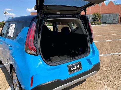 Used 2024 Kia Soul S FWD image 16