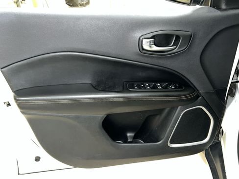 Used 2020 Jeep Compass Limited AWD/4WD image 5